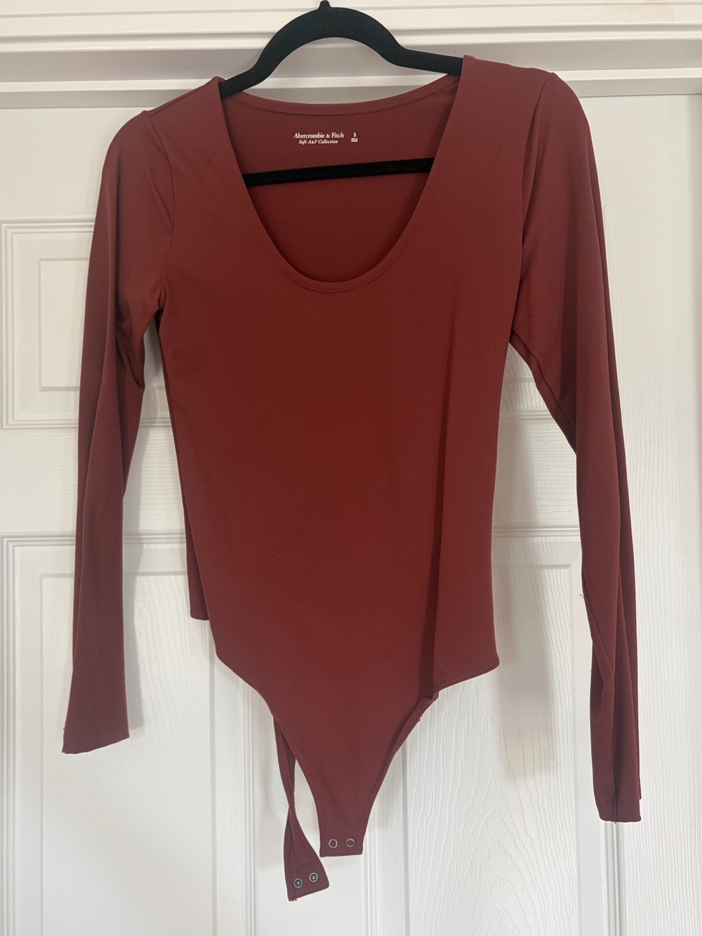 Abercrombie & Fitch Long Sleeve Scoop-Neck Bodysuit - Rust
